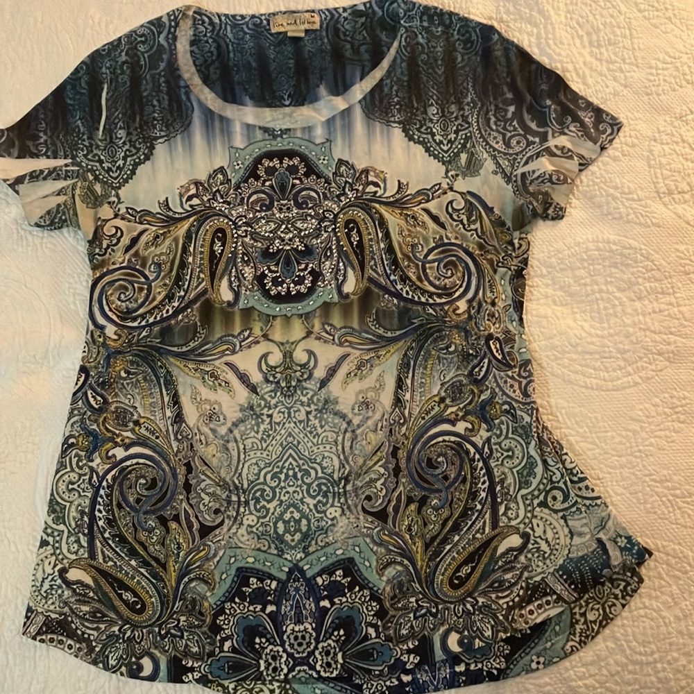 Medium paisley top